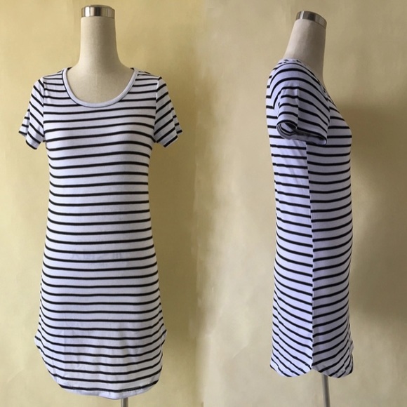 🎉HP🎉Short Sleeve Striped Mini Dress - Picture 4 of 7