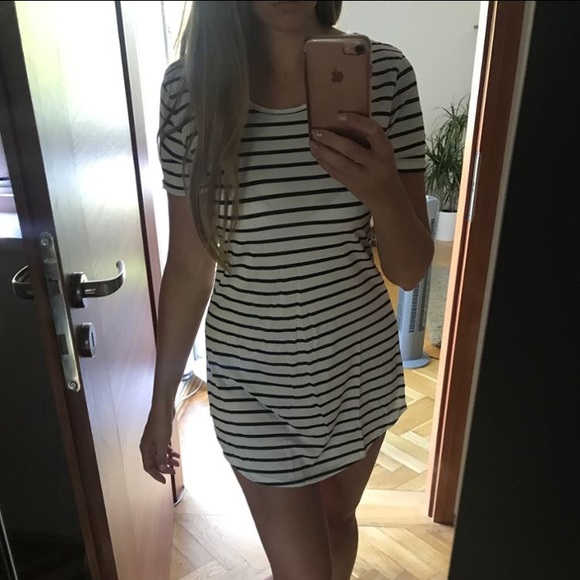 🎉HP🎉Short Sleeve Striped Mini Dress - Picture 3 of 7