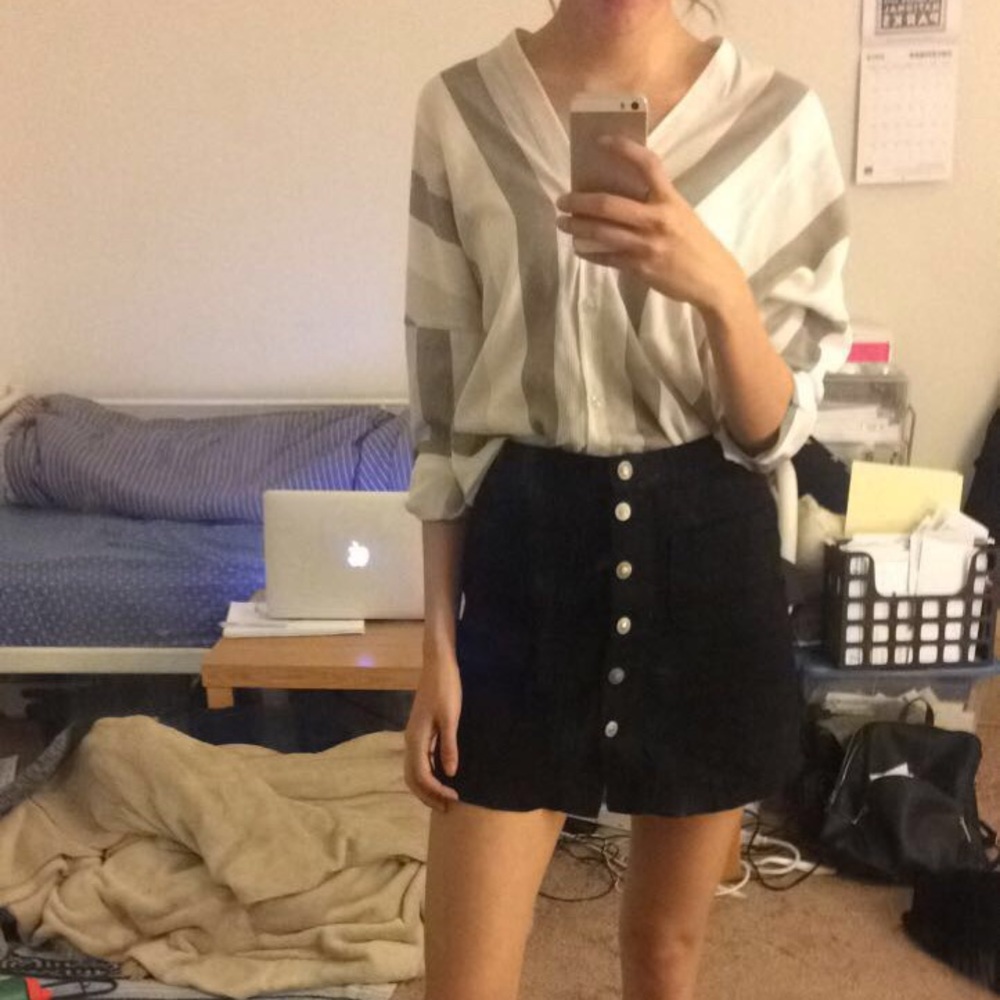 Lightweight collarless shirt