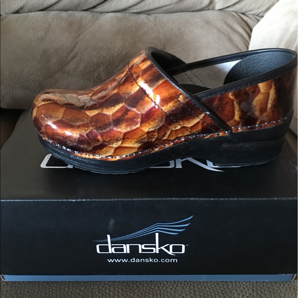 Dansko size 37