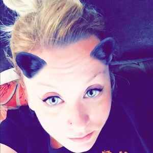 Meet your Posher, Courtney