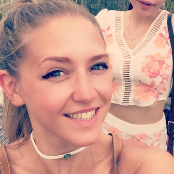 Meet your Posher, Lauren - Picture 1 of 1