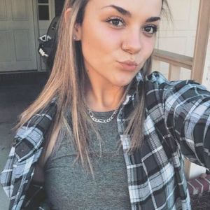 Meet your Posher, Abby