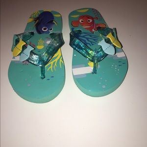 Dory flip flops