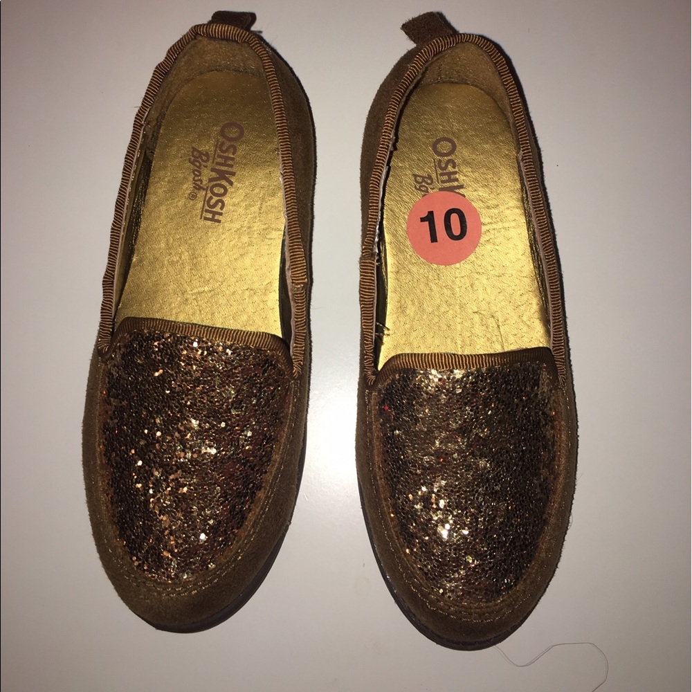 New never worn gold flats