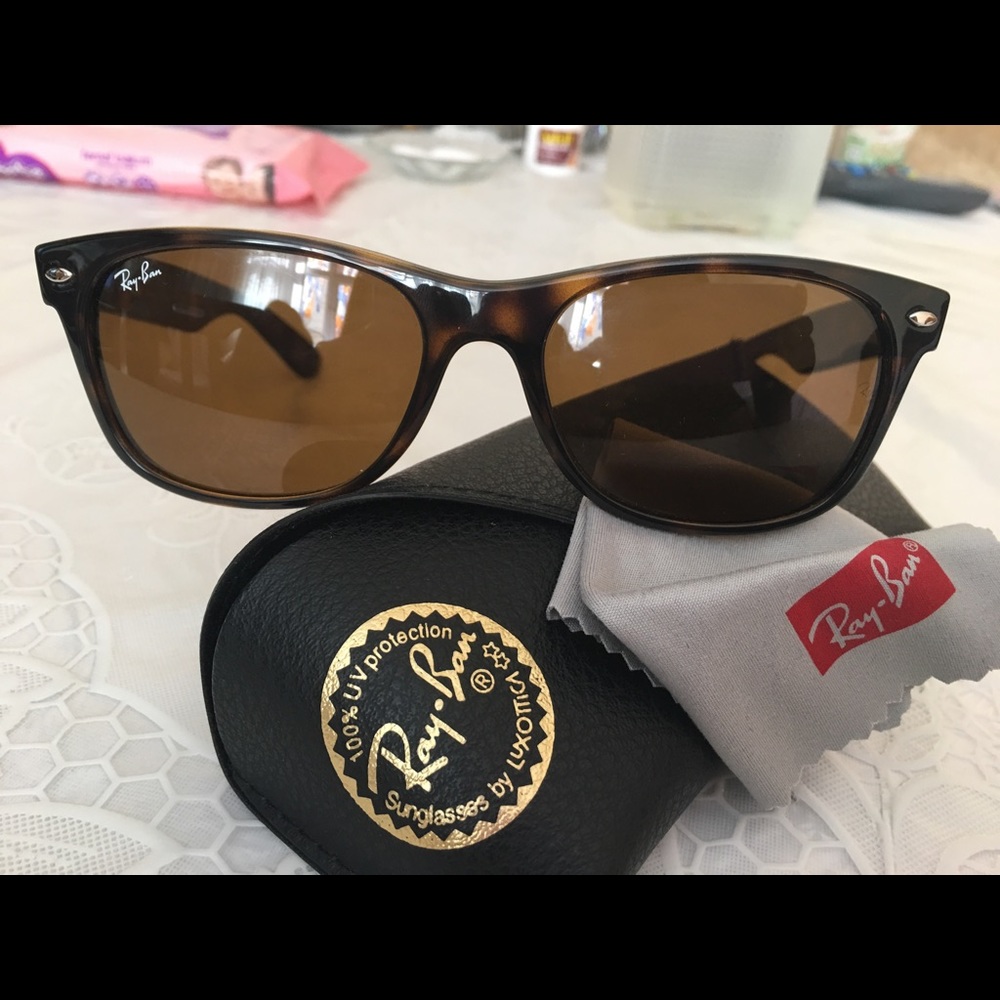 Rayban sunglass non polarized