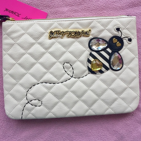 NWT Betsey Johnson Cream & Black Bee Wristlet  - Picture 4 of 5