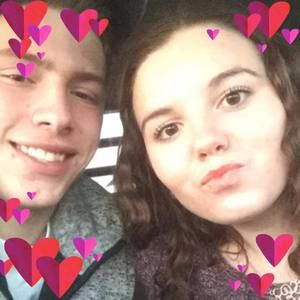 Meet your Posher, Chloe