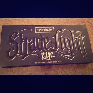 Kat Von D Shade + Light Eye Conroe Palette