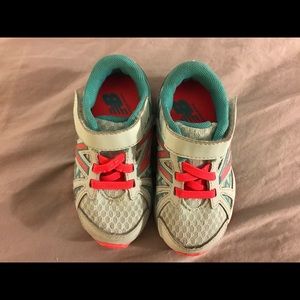 Toddler girl sneakers sz 6.5w