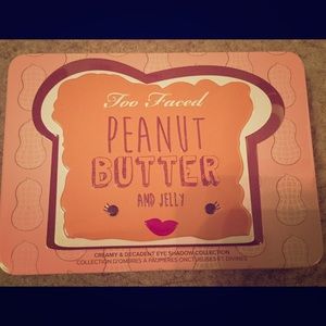Too Faced Peanut Butter & Jelly eyeshadow palette