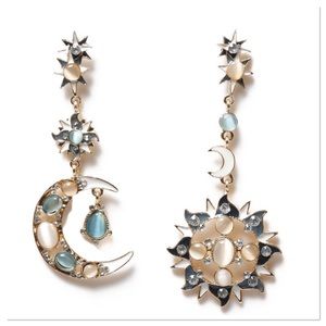 Boutique Jewelry - Elegant Rhinestone Dangle Earrings Boutique Jewelry - Elegant Rhinestone Dangle Earrings