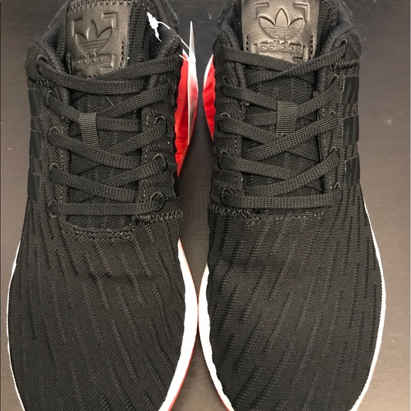 Adidas NMD R2 Primeknit shoe size 8.5 black/red - Picture 3 of 4