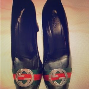 Gucci iconic black pumps size 10