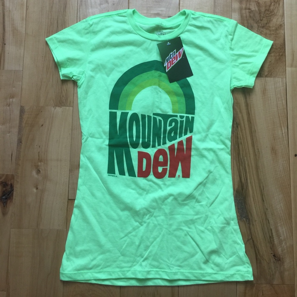 NWT 😻 Mountain Dew tee shirt. size large