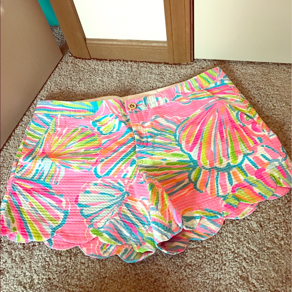 Lilly Pulitzer buttercup shorts. Size 14