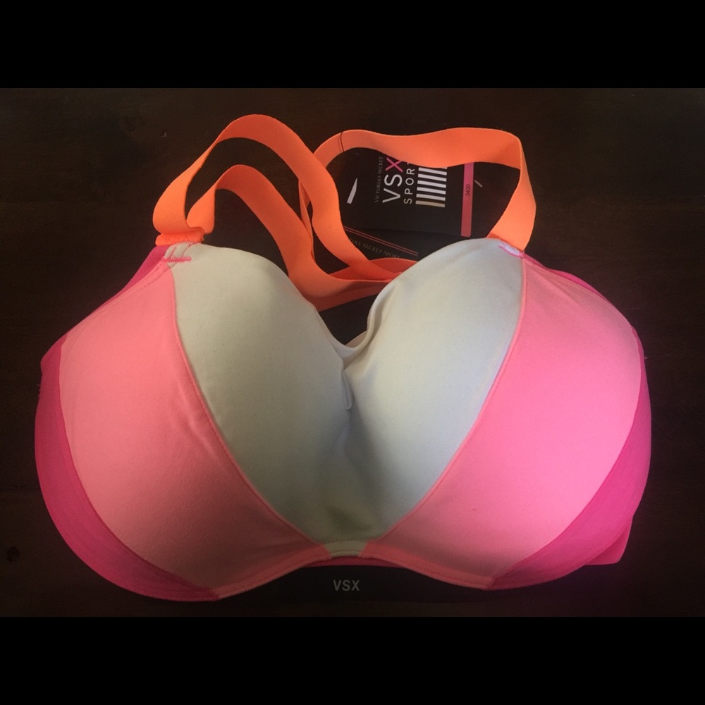 Victoria's Secret the Ultimate Sport Bra 34DD