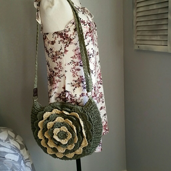 Handbags - Round Straw Boho Bag