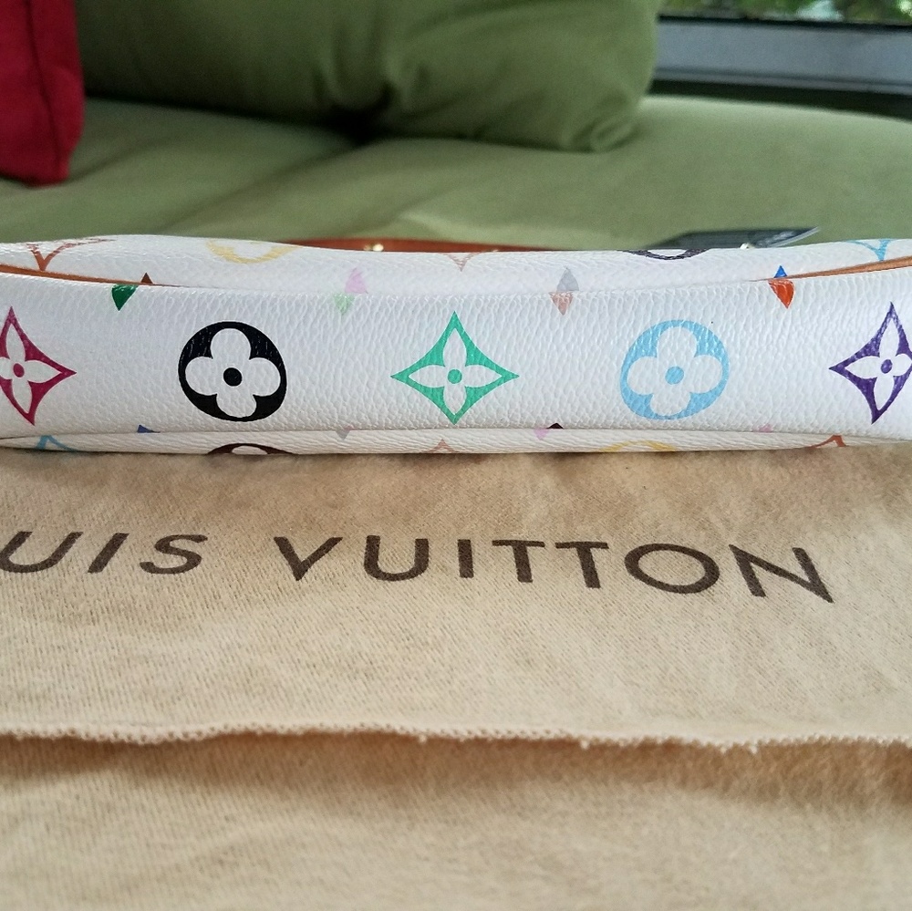 🌼🌷SOLD/ Authentic Louis Vuitton pochette🌷🌼 - Picture 3 of 6