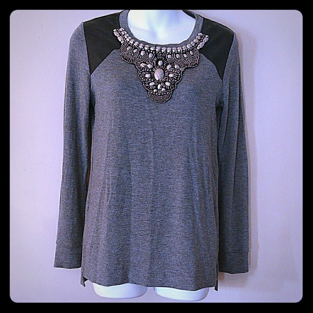 Very soft great neckline long sleeve shirt