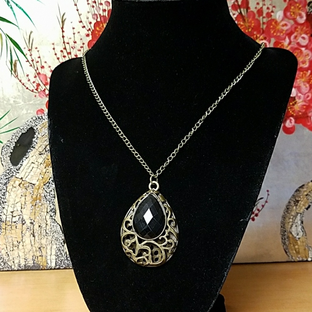 Teardrop & Black Stone Fashion Necklace