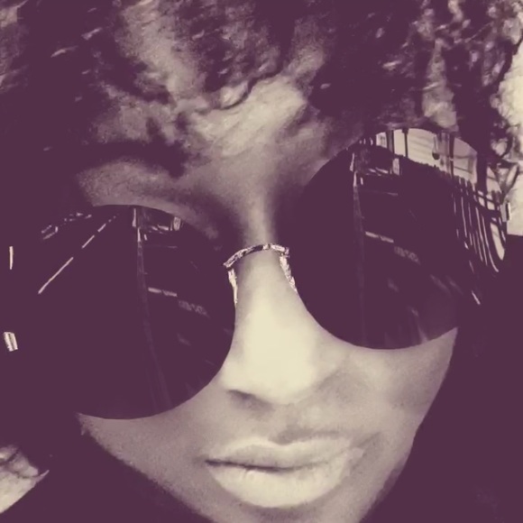 Meet your Posher, Ms Cia - Picture 2 of 3