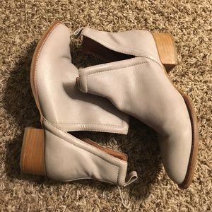 Barely worn Jeffrey Campbell bootie