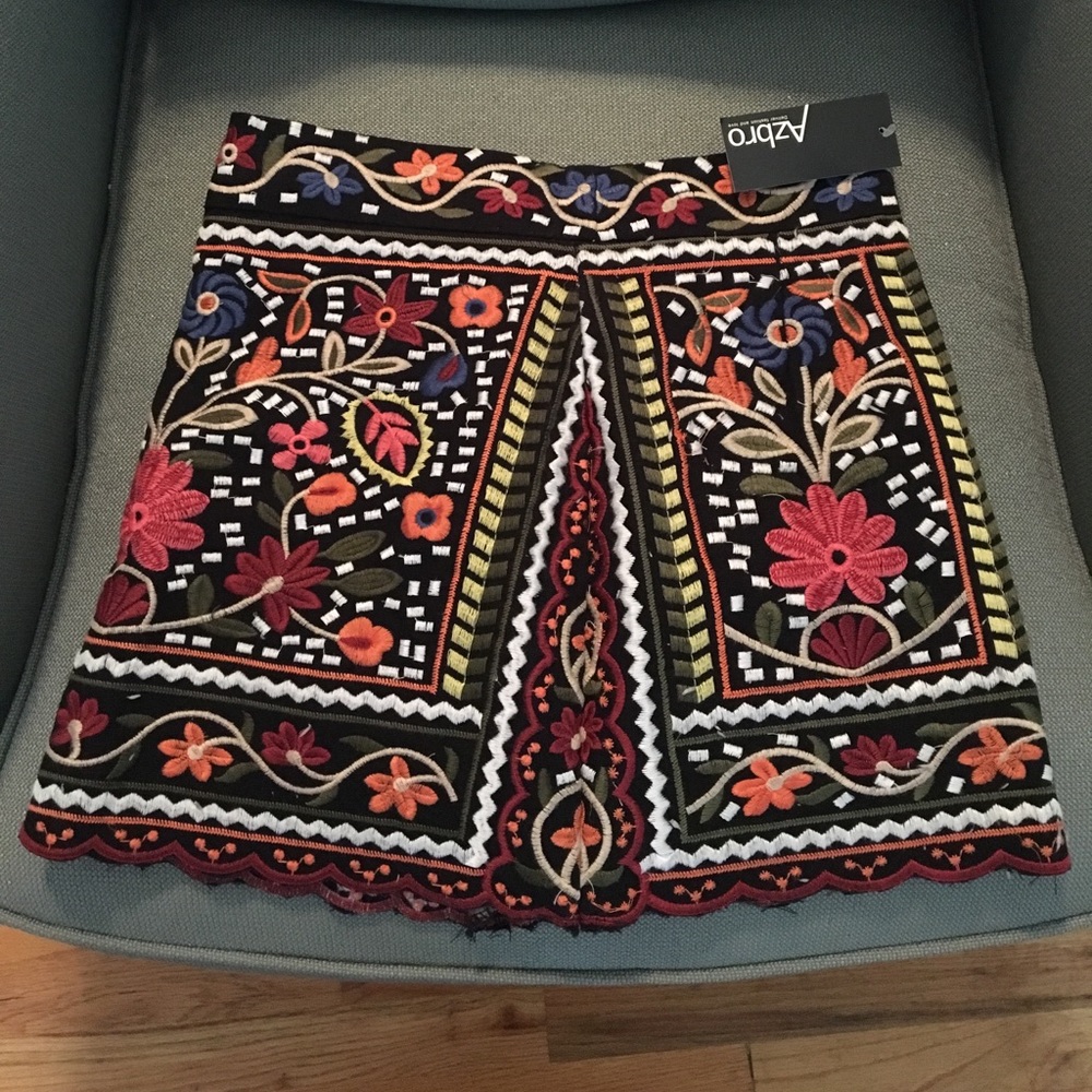 Very cute embroidered mini skirt