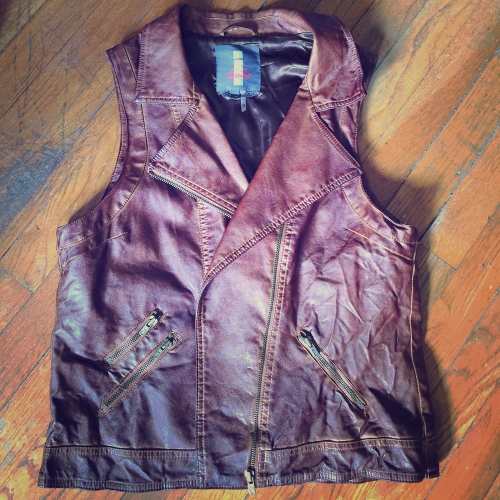 Jeans By Buffalo Faux Leather Vest Large