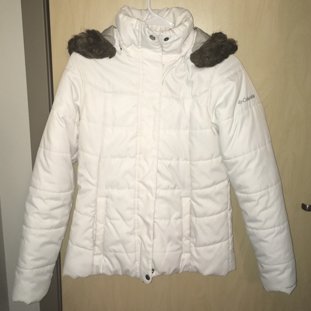 White Puffy Insulated Columbia Jacket