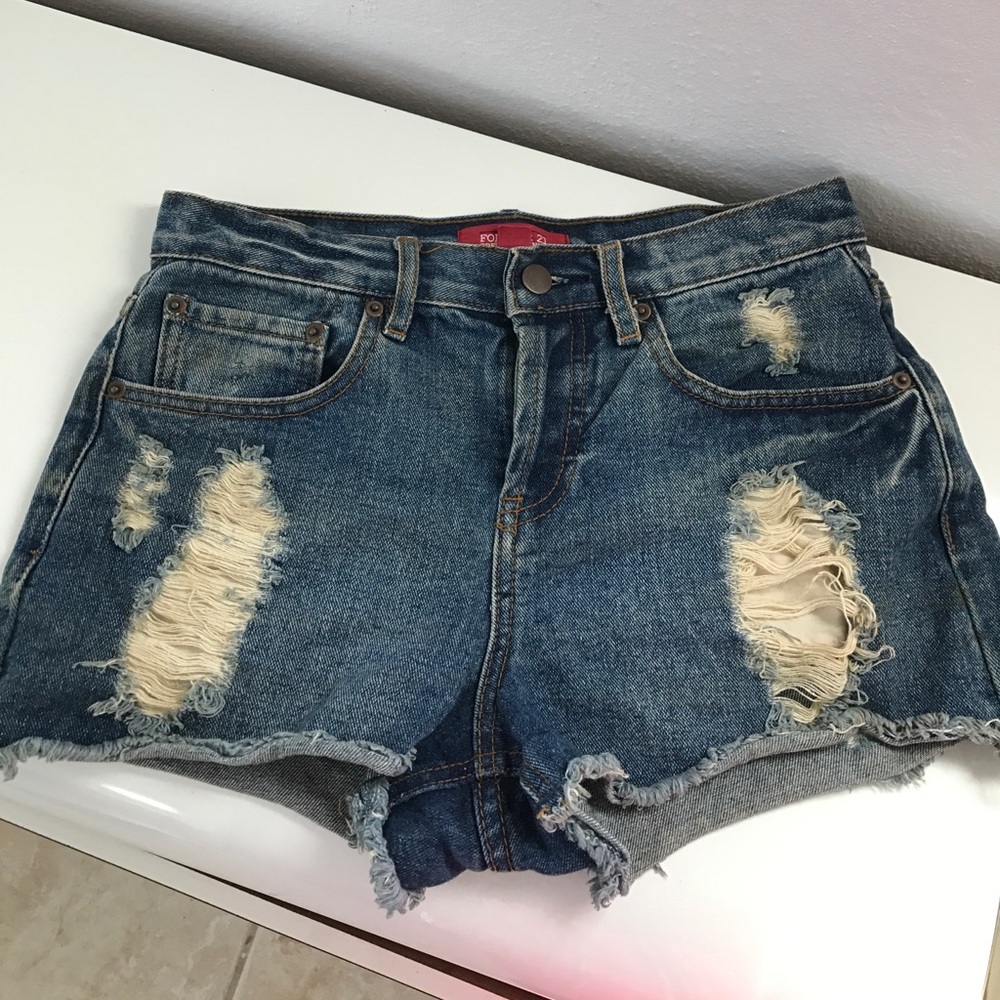 High waisted denim shorts💙