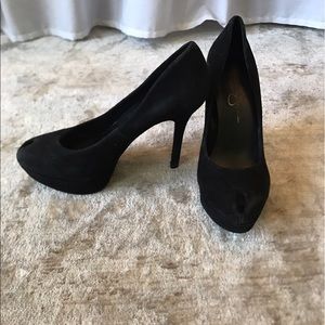 Black Jessica Simpson pumps