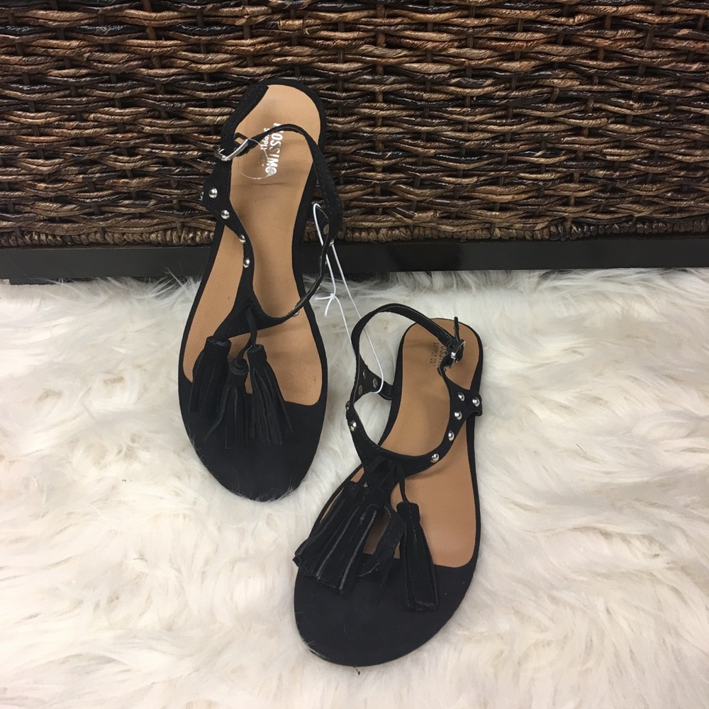 NWT!! Fringe Tassel Sandals