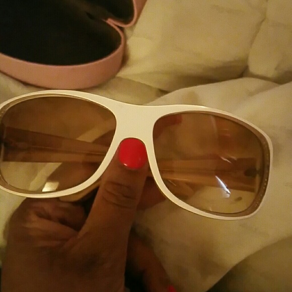 Glasses - Picture 2 of 2