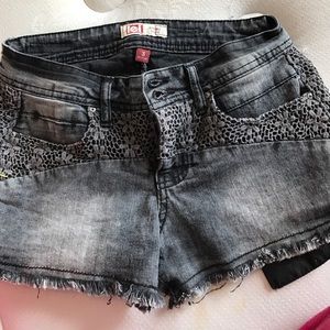 L.E.I shorts