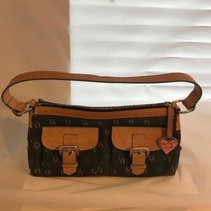 Dooney & Bourke 12.5 x 5.5 IT hand bag