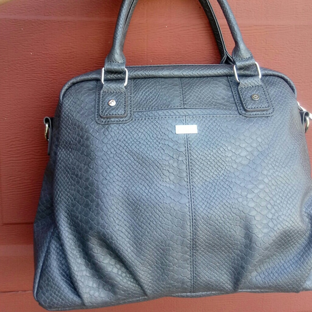 New Thirty One jewell purse. Gray Snakeskin.