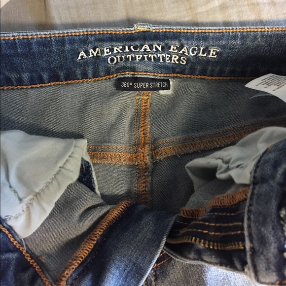 Distressed denim shorts - Picture 3 of 4