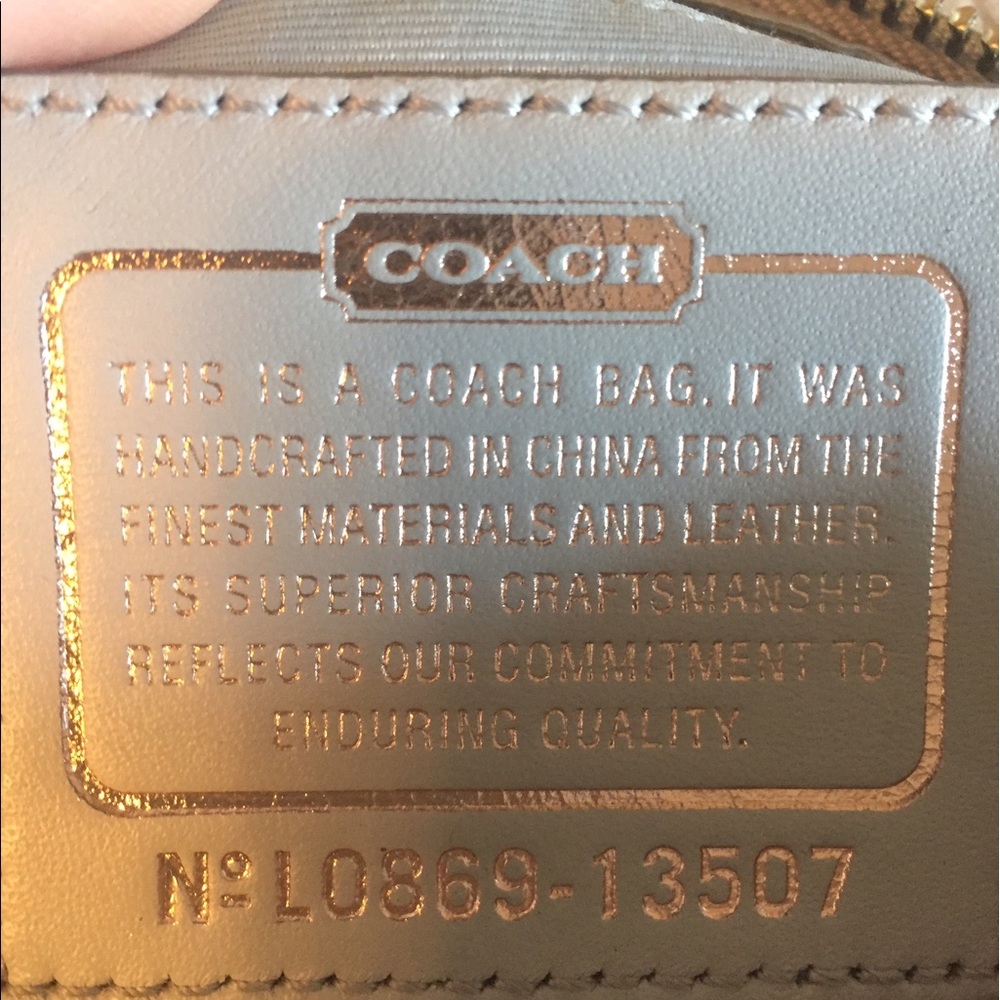 Coach Purse 👛 - Picture 3 of 4