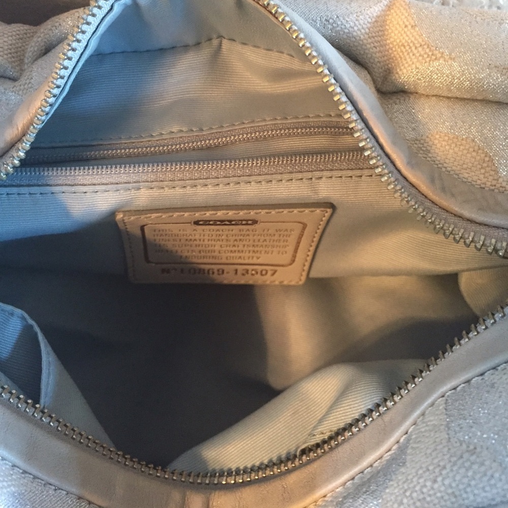 Coach Purse 👛 - Picture 4 of 4