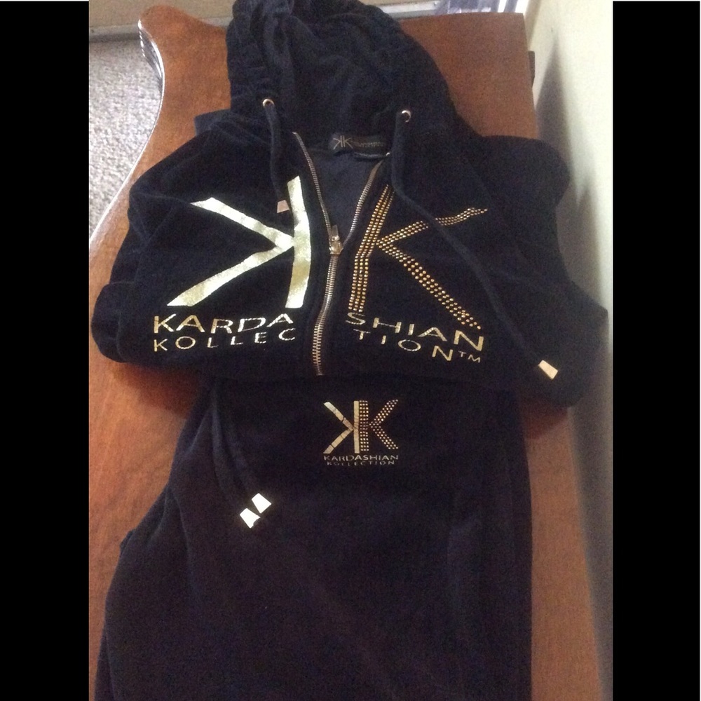 Kardashian velour lounger