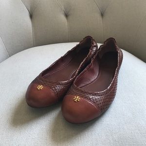 Chestnut Tory Burch Flats with small gold emblem