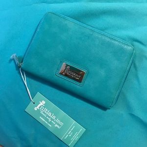 Initials Inc Portfolio Wallet in Peacock - NWT