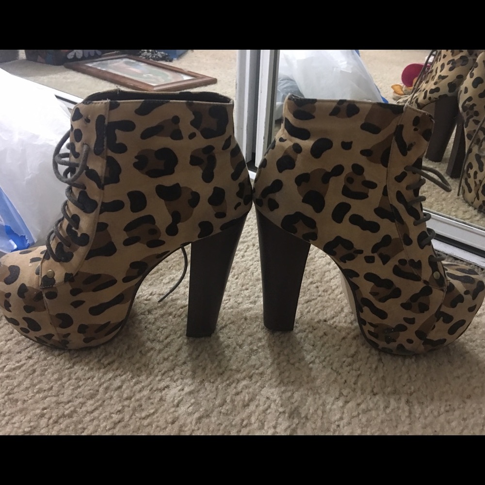 LEOPARD  BOOTIE