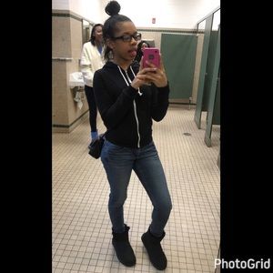 Meet your Posher, Destinee