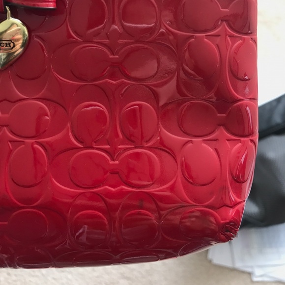 Coach patent embossed red liquid gloss wristlet - Picture 7 of 8