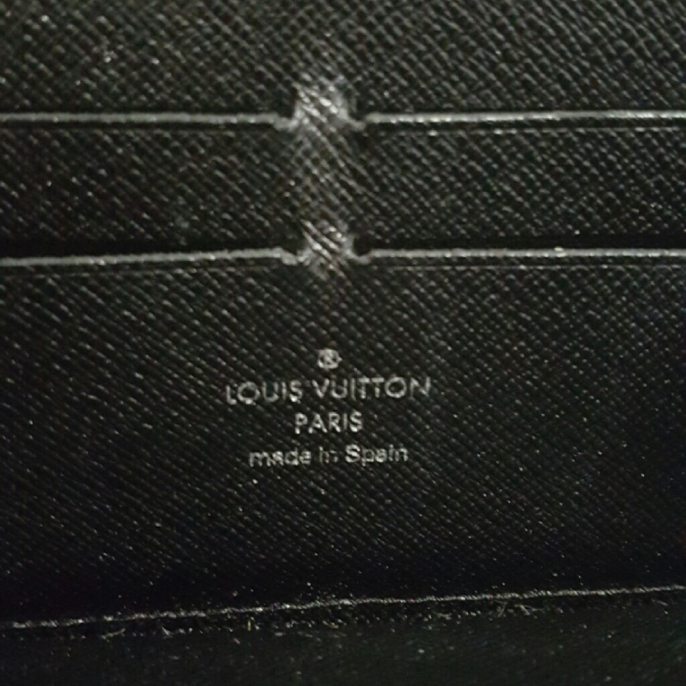 Louis Vuitton black Epi leather zippy wallet - Picture 3 of 5