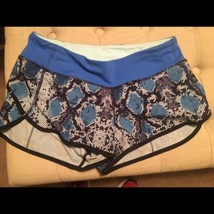Lululemon shorts size 6