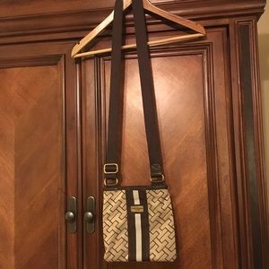 ❗️Can be bundled for $1 Brown &tan crossover purse