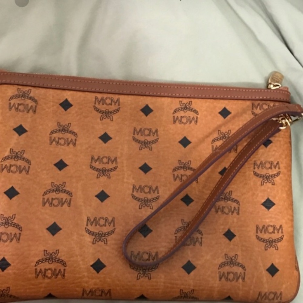 Mcm cluth zipper bag